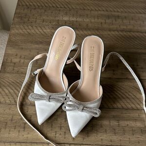 Dream Pairs White Pointed Toe Bow Slingback Mules